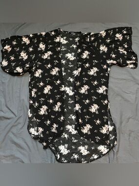 American Eagle Duster Kimono Womens Large Black Pink Floral Boho Cottagecore